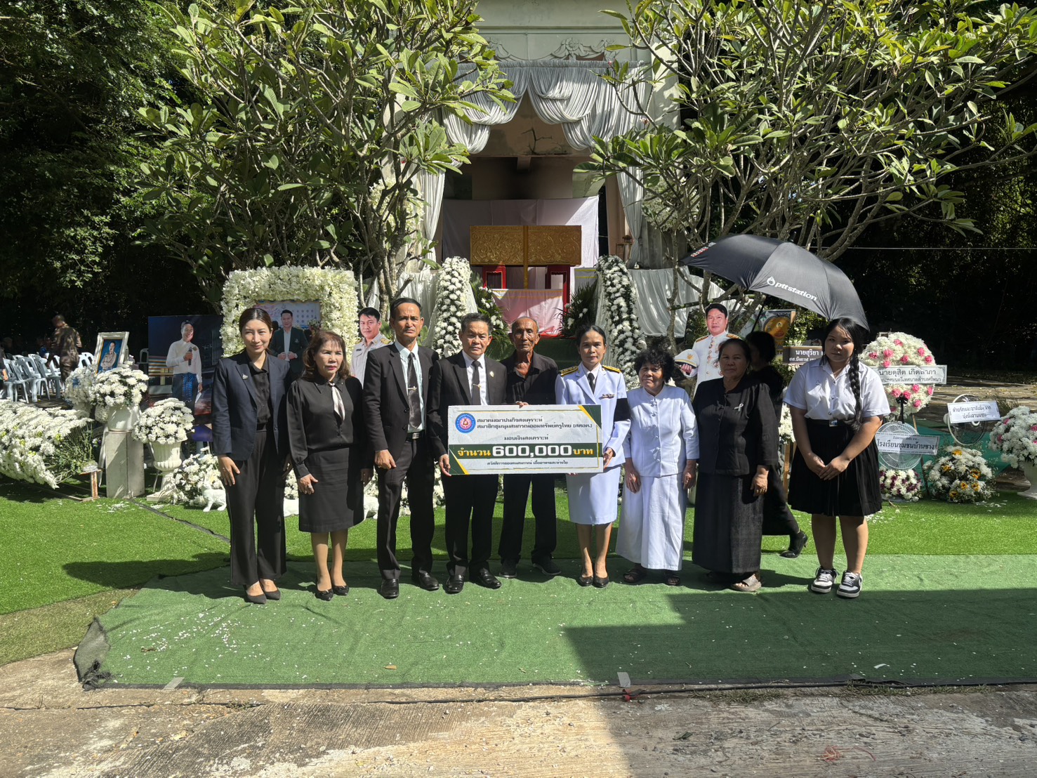 สหกรณ์ออมทรัพย์ครูบึงกาฬ จำกัด มอบสวัสดิการเพื่อช่วยเหลือและเป็นกำลังใจแก่ครอบครัวผู้เสียชีวิต